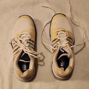 K-Swiss White and Cream Athletic Shoe (Cream Rubber does NOT appear that yellow)